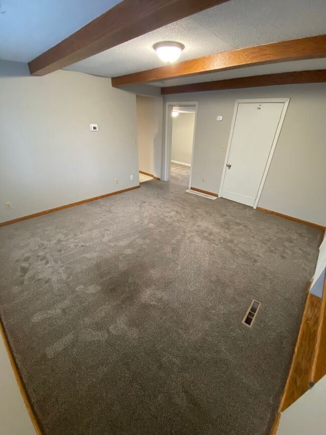 Photo - 1-Bedroom 1-Bath Main Floor Unit RHS 603-#2