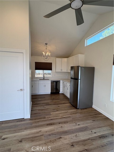 Photo - 549 Derby Ln