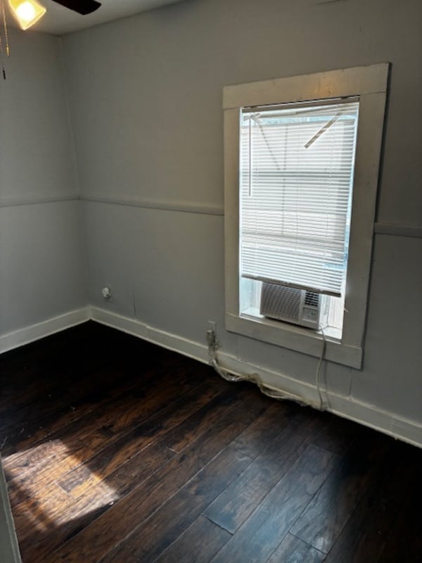 Photo - 7121 Bloxham Ave