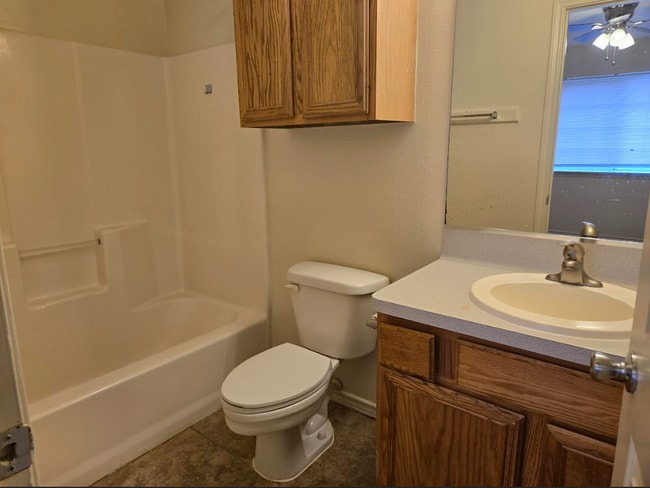 Photo - 1706 Dexter Dr S