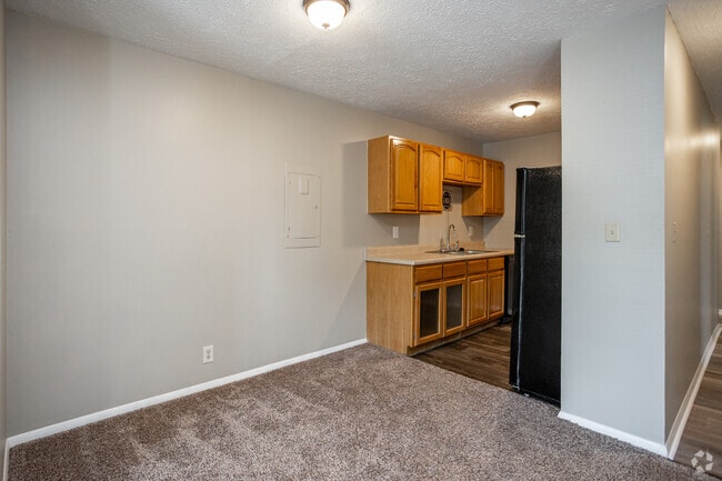 2BR, 1BA - 950SF - Dining Room