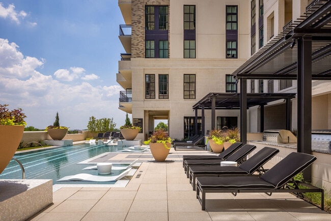 Novel Turtle Creek apartments — community photo