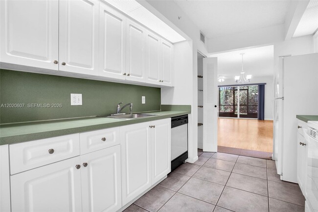 Photo - 900 SW 142nd Ave Unidad 115L
