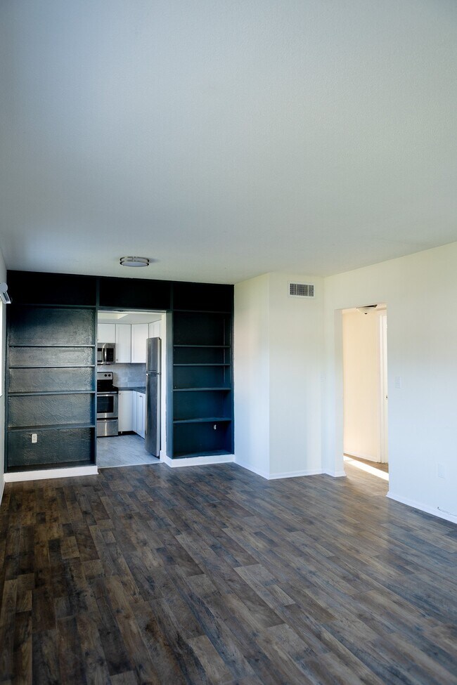 Building Photo - 3460 32nd Ave N