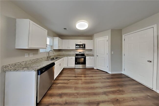 Photo - 3914 Sitka Dr