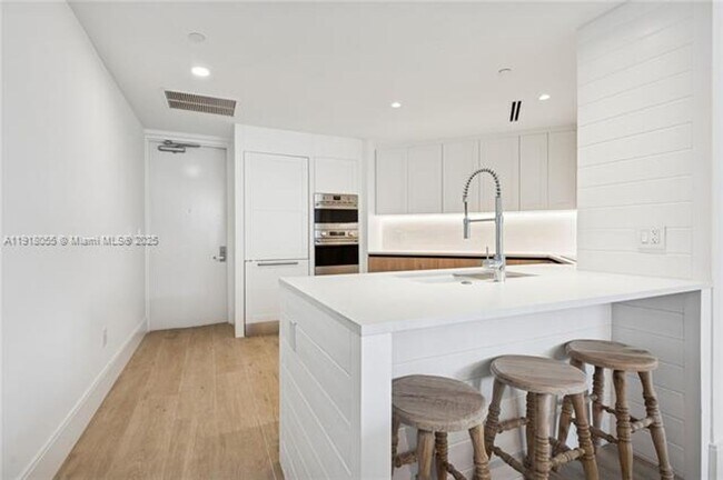 Photo - 705 Crandon Blvd Unit 705 Crandon Blvd 306