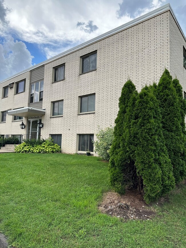 Phalen View Apartments - Phalen View Apartments