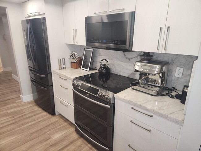 Photo - 899 Jeffery St Unit 4150