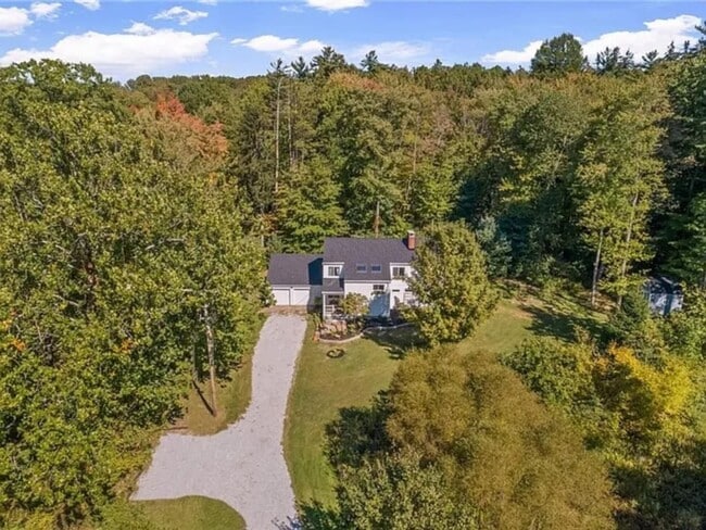 Spacious 4BR House in Chagrin Falls - Spacious 4BR House in Chagrin Falls