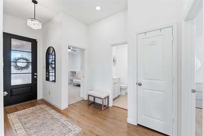 Photo - 30843 Boxwood Dr