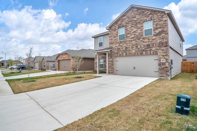 Photo - 169 Allington Cir