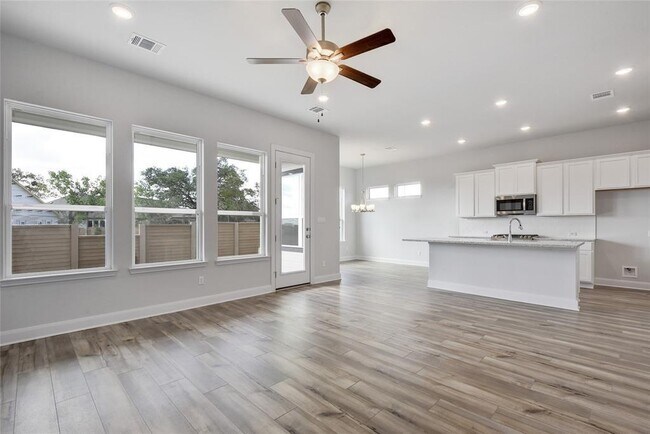 112 Revere Dr
