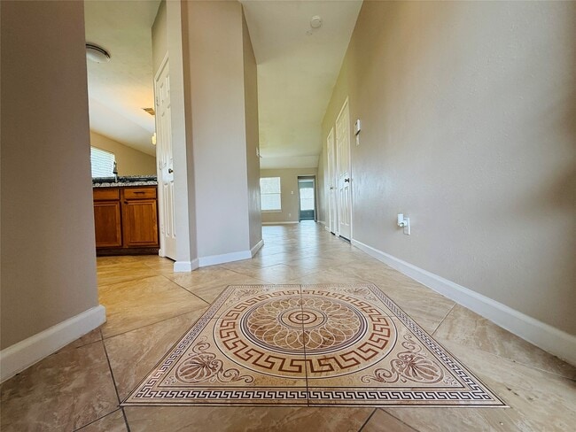 Photo - 1015 Andover Dr