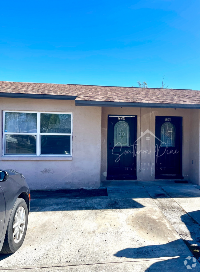 Building Photo - Two-bedroom duplex Rental