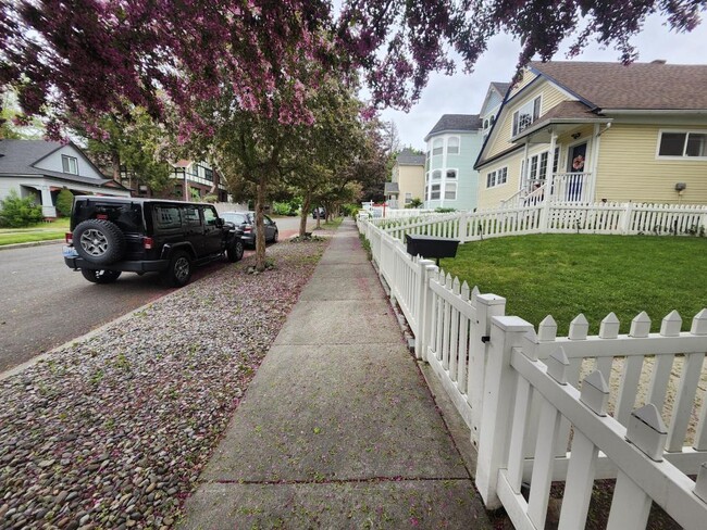 Photo - 1619 W 13th Ave