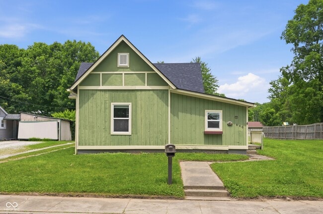 Building Photo - 560 E Highland St