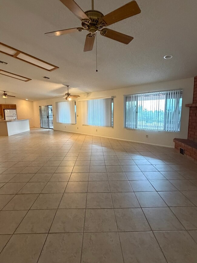 533 E Montgomery Ave