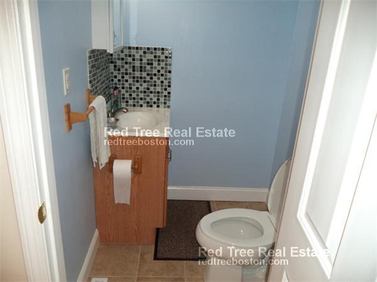 Photo - 207 Hillside St Unit 3
