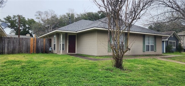 Building Photo - 1141 Oney Hervey Dr