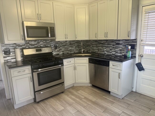 Building Photo - 54 Murray Ave Unit 2nd floor