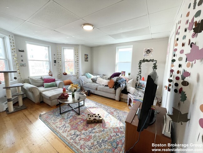 Photo - 1576 Tremont St Unit 3