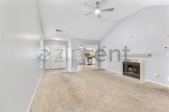 Photo - 922 Treasure Pl SW