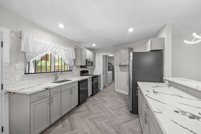 Photo - 6639 Indian Falls Dr