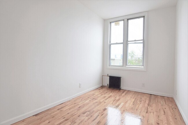 Photo - 61-13 55th St Unit 2R