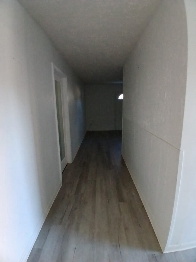Building Photo - 121 Roy St Rental