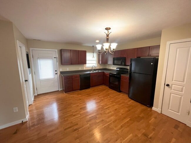Photo - End Unit 3 Bedroom Townhouse in Harrisonburg