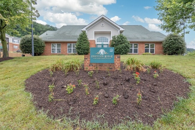 Building Photo - 20 Frontier Ridge Ct Unit #20