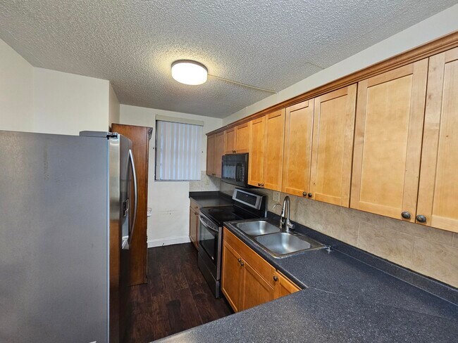 Photo - 8441 Forest Hills Dr Unidad 302