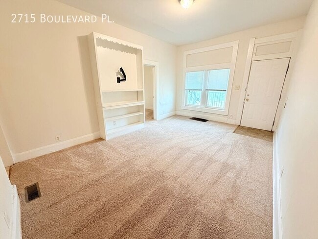 Photo - 2715 Boulevard Pl