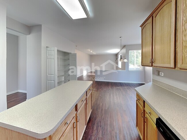 Photo - 1756 Wick Way