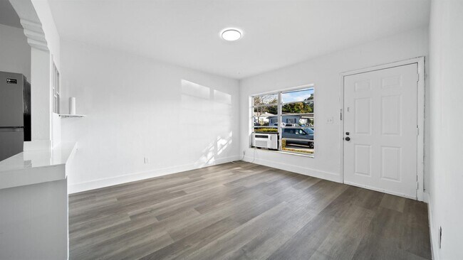 Photo - 1165 SW 12th St Unit 1165