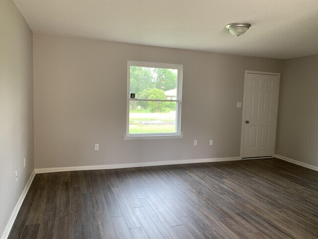 Photo - 219 Fowler St