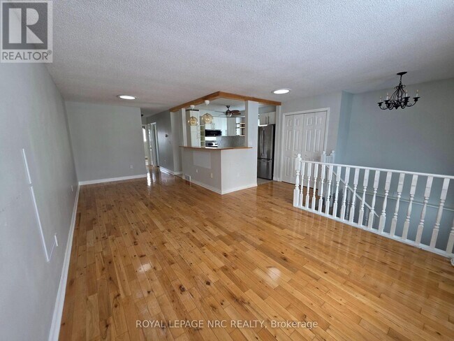 Photo - 37 Fox Trail Dr