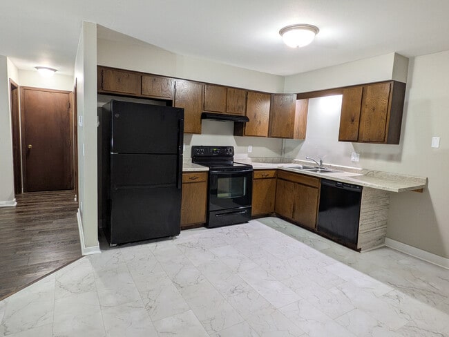 Building Photo - 5182 Seaton Hall Dr Unit #3