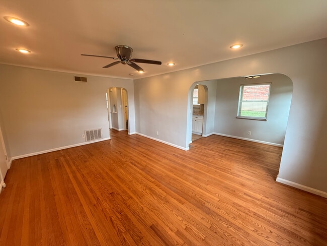 Photo - 6603 Bantry Ave Unit 4