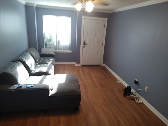 Building Photo - 2932 McDonald Dr SW Rental