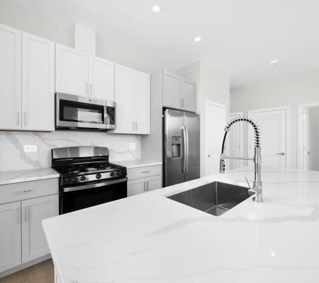 Photo - 2 bedroom in CHICAGO IL 60630 Unit 303