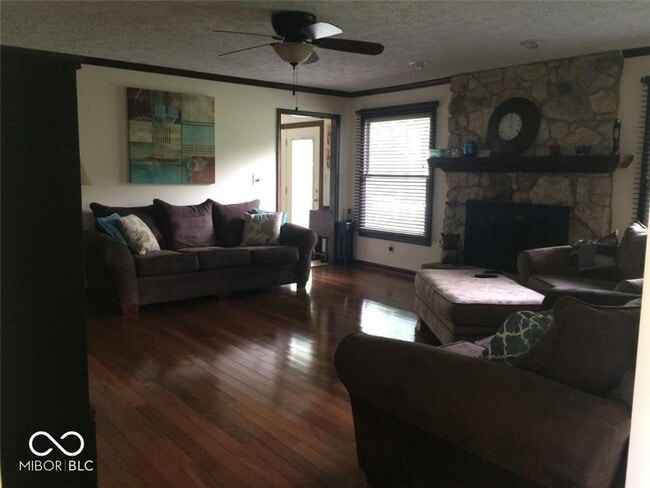 Photo - 108 Willowood Ln