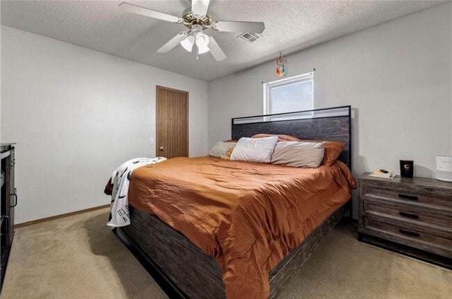 Photo - 705 E Eastview Dr Casa Adosada