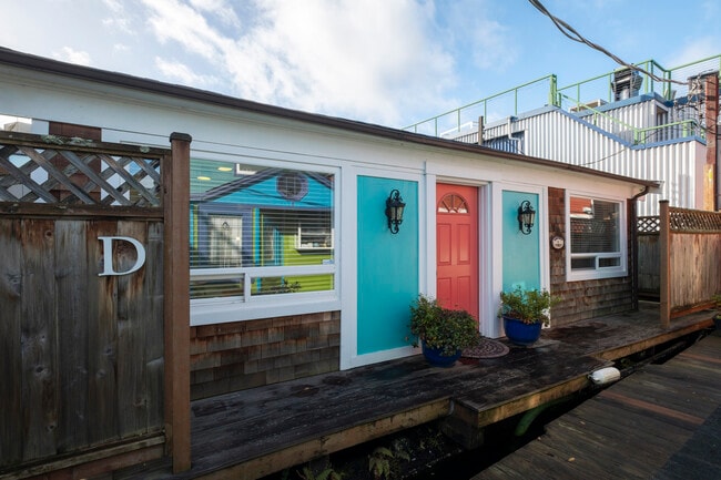 Photo - 2031 Fairview Ave E