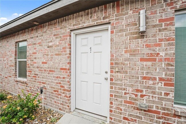 Photo - 16 Xanthia S St Unit 2