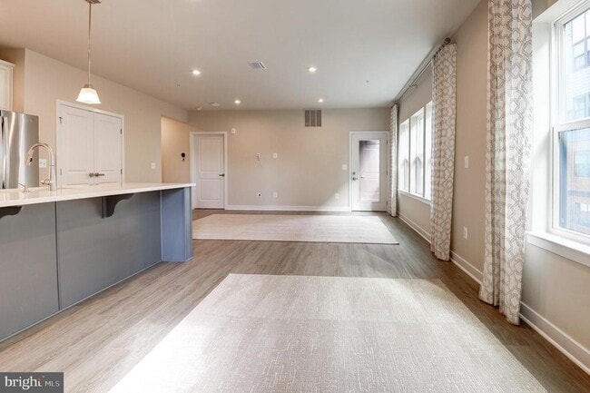 Building Photo - 4395 Peach Lily Ln Unit 304