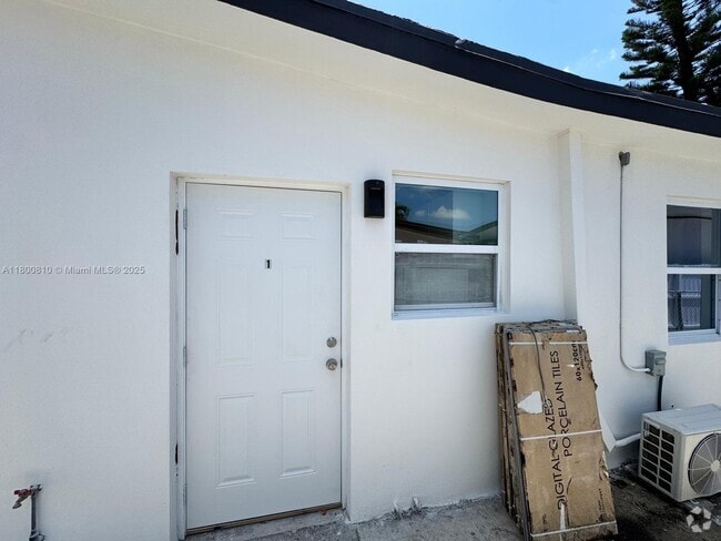 Building Photo - 11000 SW 47th Terrace Unit 1 Rental