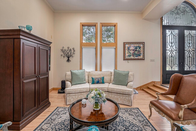 Photo - 811 Western Hills Dr