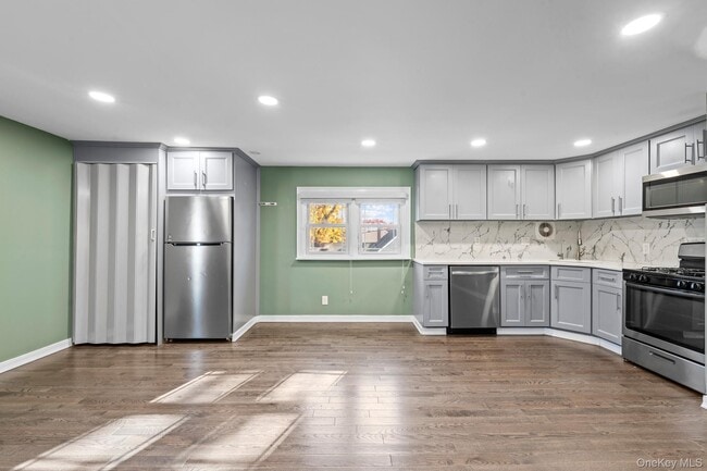 Building Photo - 205 E John St