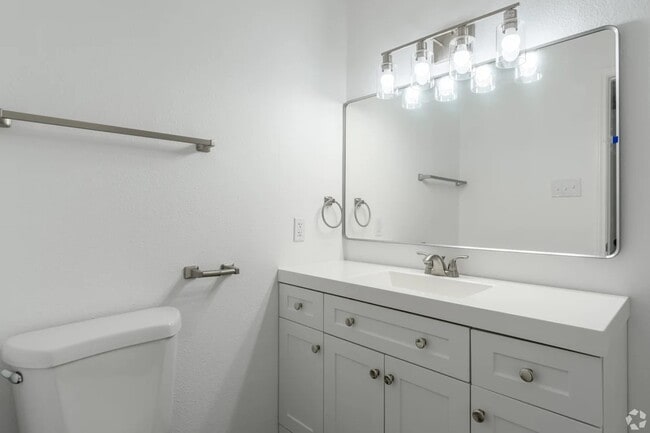 Building Photo - 1000 River Bend Dr Unit A2-0706